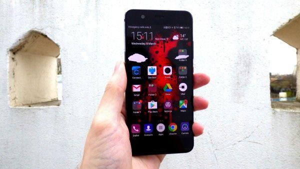 huawei p10 fronte impugnato