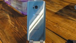 recensione samsung galaxy s8 plus - retro e fotocamera.pg