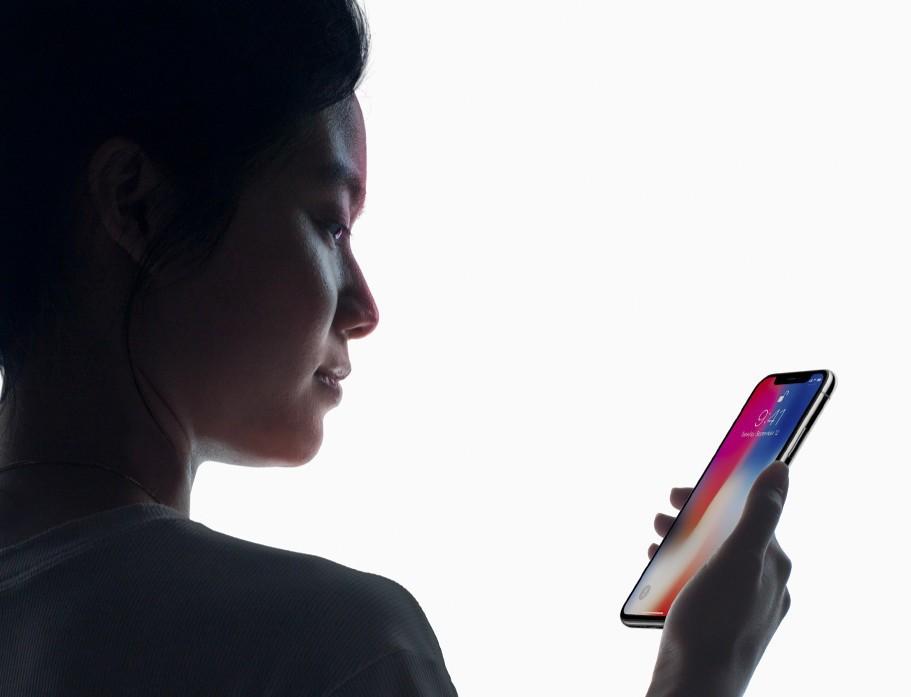 Face ID iPhone X riconoscimento facciale