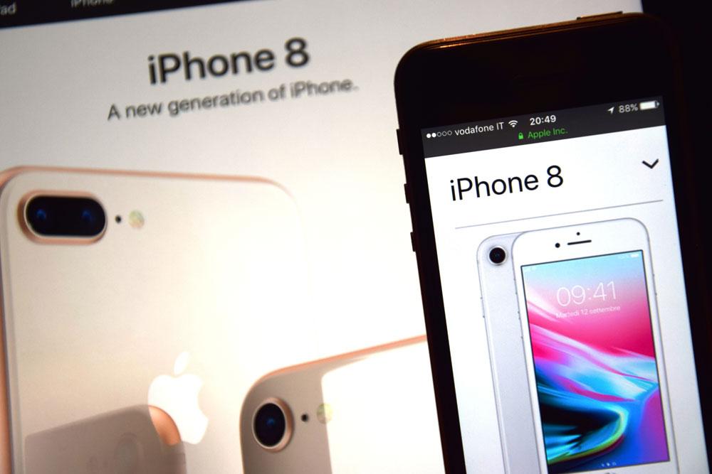 Come sincronizzare contatti rubrica su iPhone 8 e 8 Plus