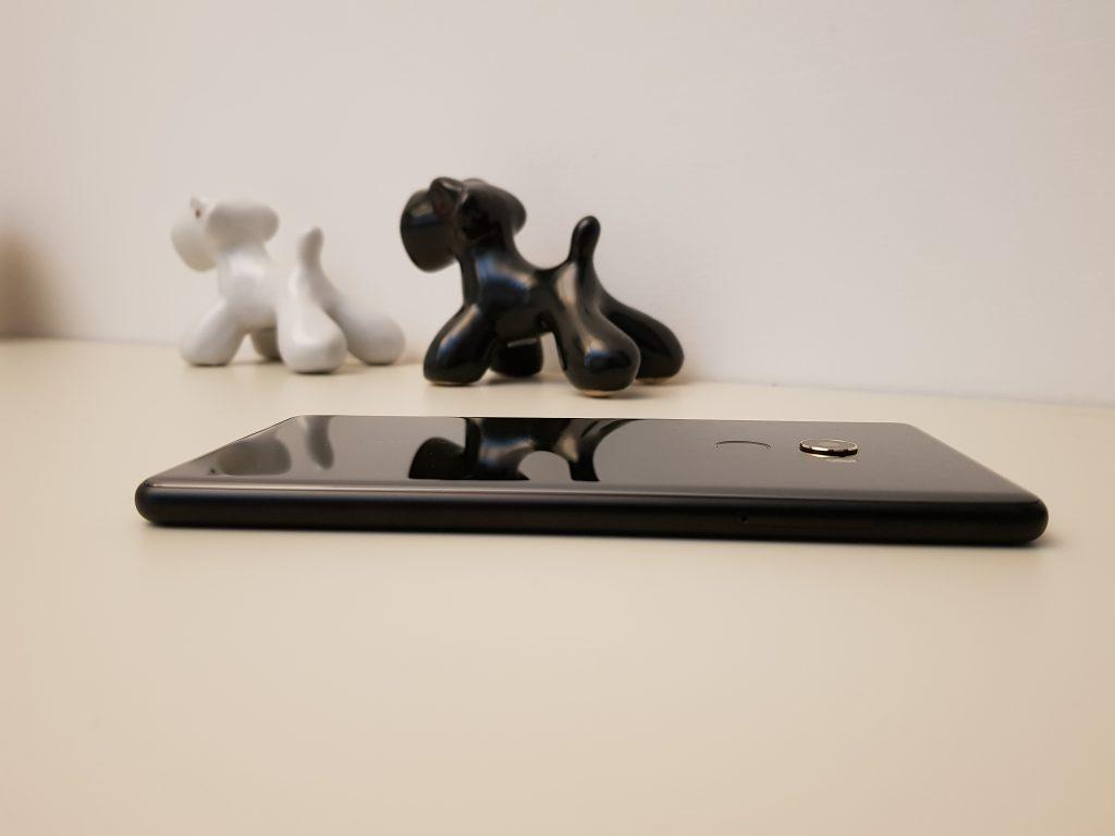 Xiaomi Mi MIX 2 lato sinistro