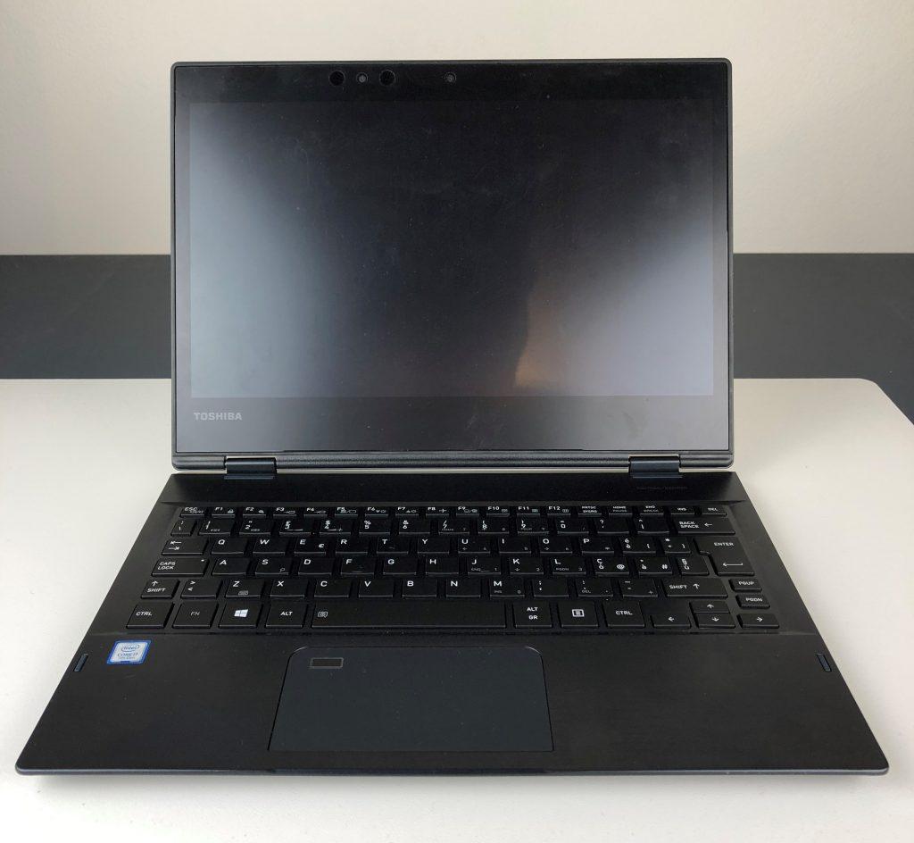 Toshiba Portege X20W-D fronte