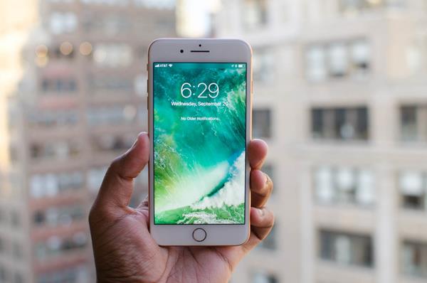 Migliori smartphone resistenti all'acqua: Apple iPhone 8