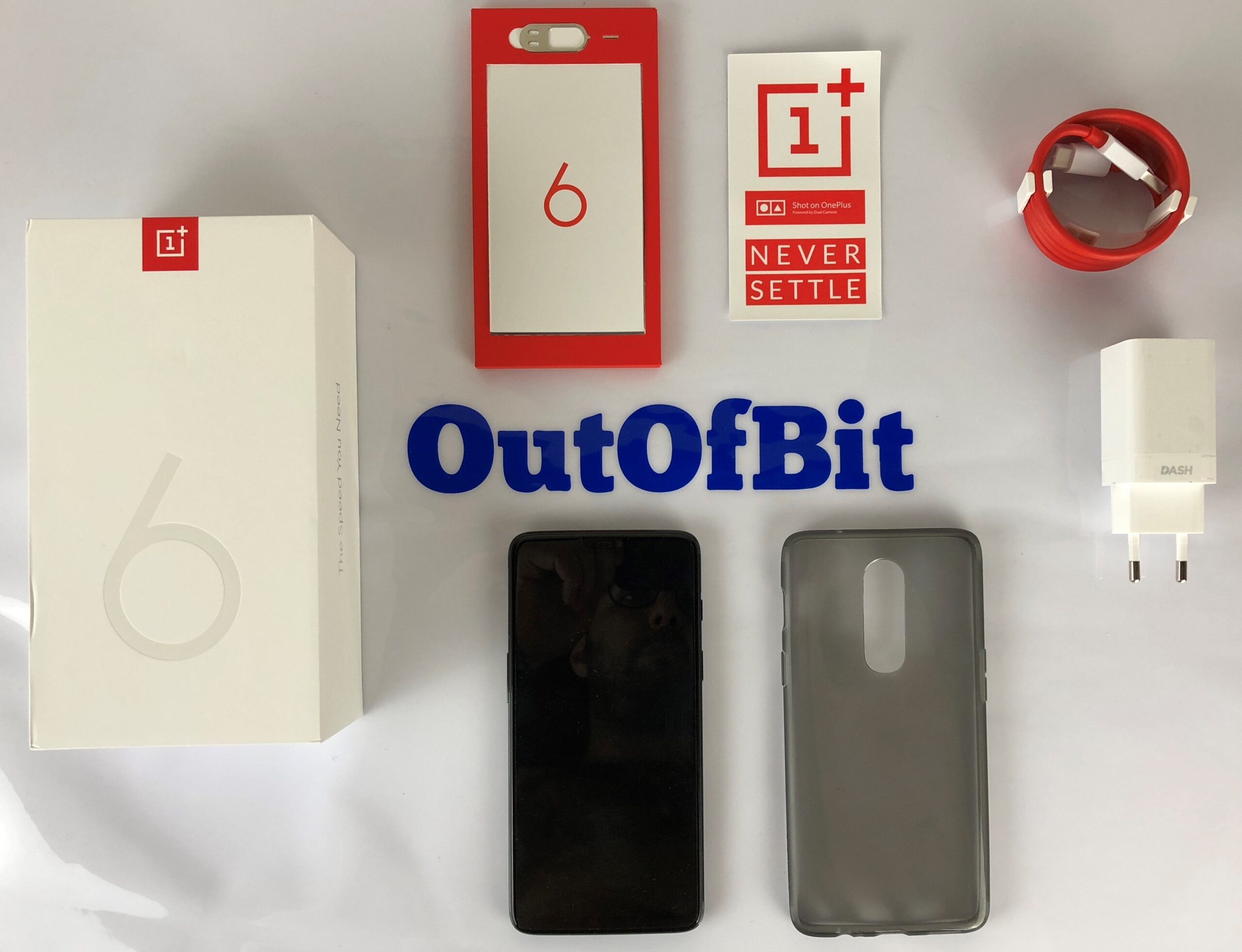 oneplus 6 - contenuto confezione - outofbit
