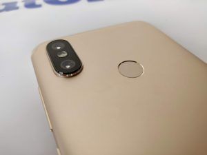 Xiaomi Mi A2 fotocamera e sensore impronte