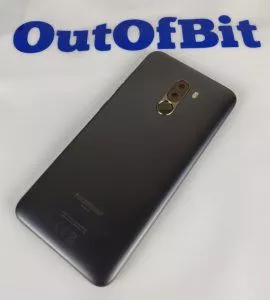 Recensione Pocophone F1 - retro