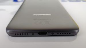 Recensione Pocophone F1 - speaker e usb c