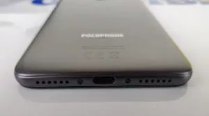 Recensione Pocophone F1 - speaker e usb c