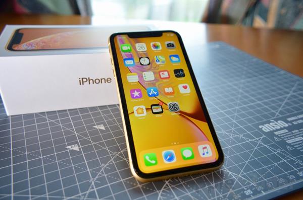 Recensione iPhone XR: Unboxing