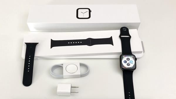 Recensione Apple Watch serie 4: Unboxing