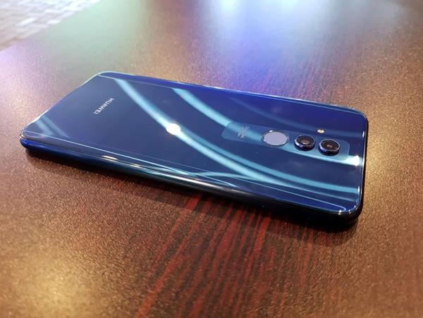 Caratteristiche tecniche Huawei Mate 20 Lite