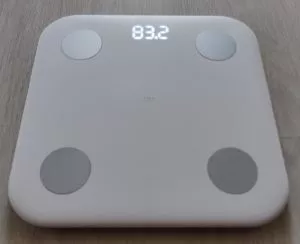 Recensione Xiaomi Mi Body Composition Scale - in uso con display
