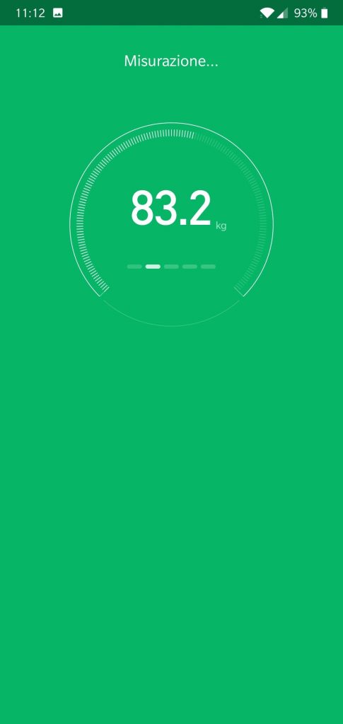 Recensione Xiaomi Mi Body Composition Scale - misurazione in corso