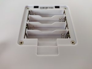Recensione Xiaomi Mi Body Composition Scale - vano batterie aaa