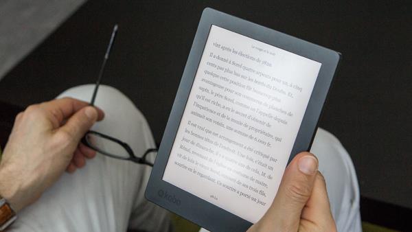 Migliori ebook reader per leggere sempre e ovunque: Kobo Aura H2O Edition 2