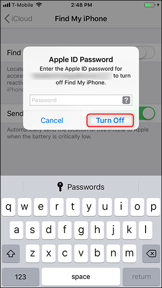 La schermata in cui inserire la password e disattivare "trova il mio iPhone"