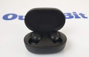 recensione redmi airdots in ricarica nella dock