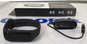 Mi Band 4 e base di ricarica