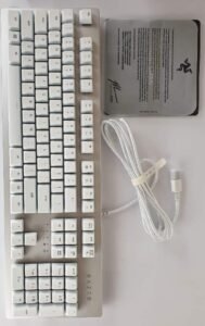 Recensione Razer Huntsman - tastiera e contenuto confezione