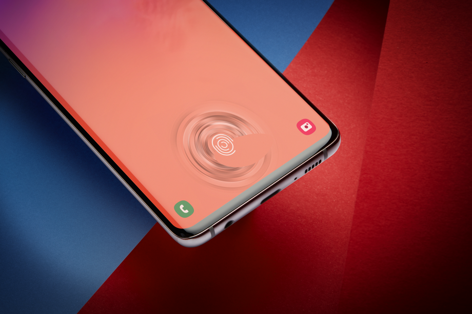 Il lettore di impronte digitali in un Galaxy S10