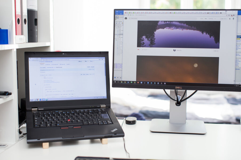 monitor e laptop