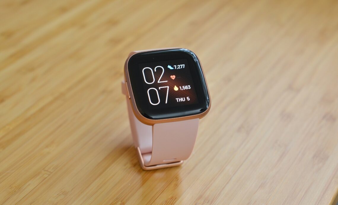 fitbit versa vs s3 frontier