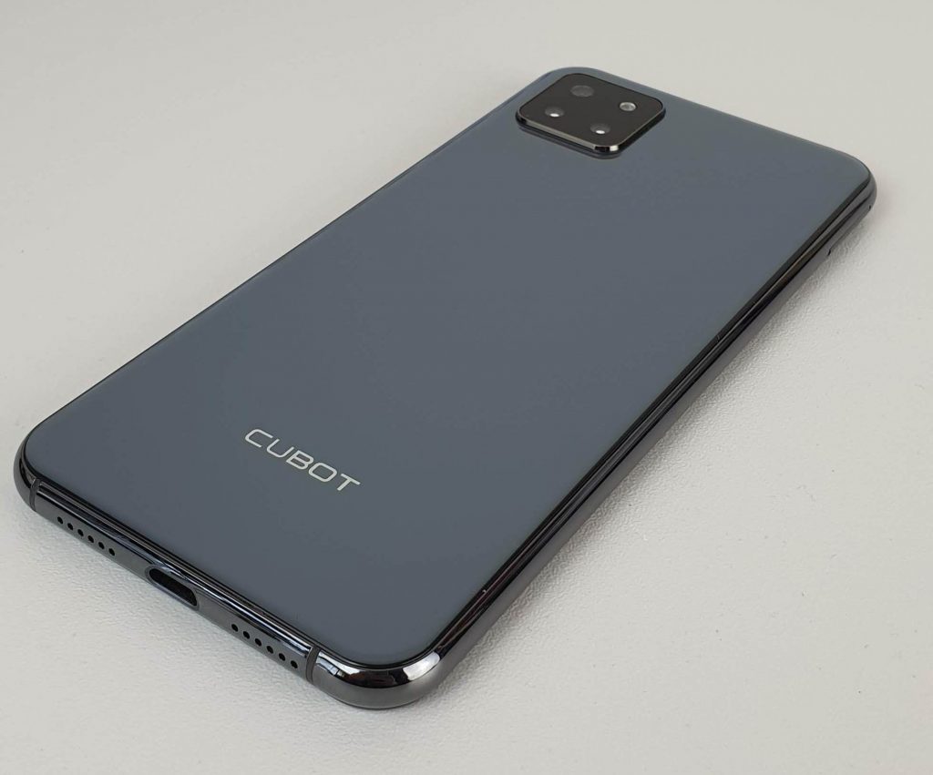 Recensione Cubot X20 Pro - retro in vetro e scocca in alluminio