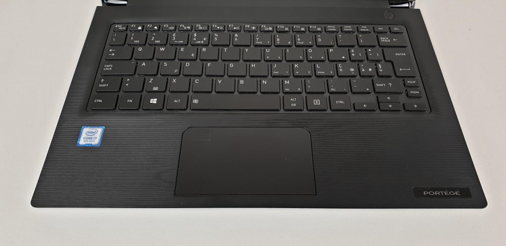 Dynabook Portege A30-E-150 - tastiera e touchpad