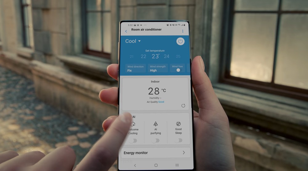 smartphone a schermo intero