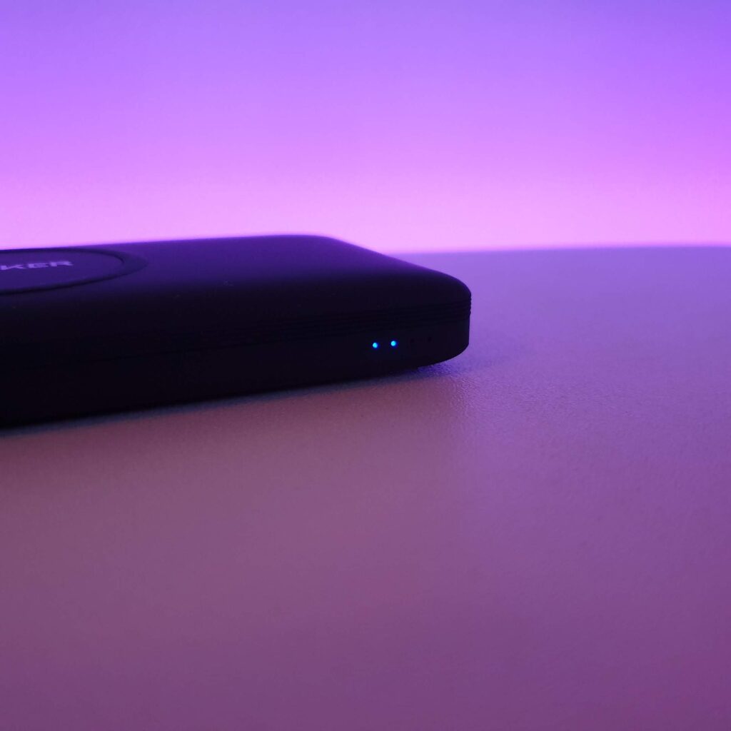 Anker Powerbank Wireless PowerCore - led
