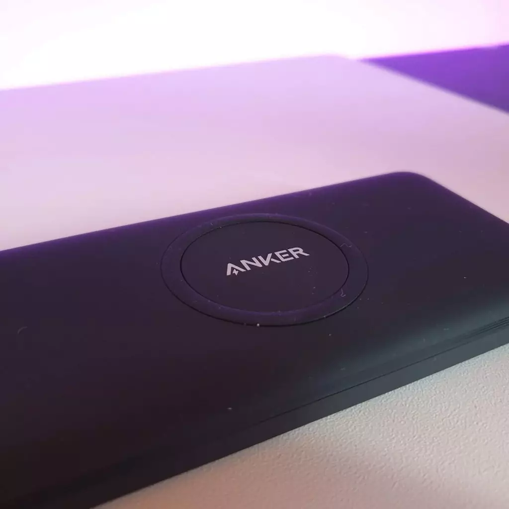 Anker Powerbank Wireless PowerCore - pod ricarica