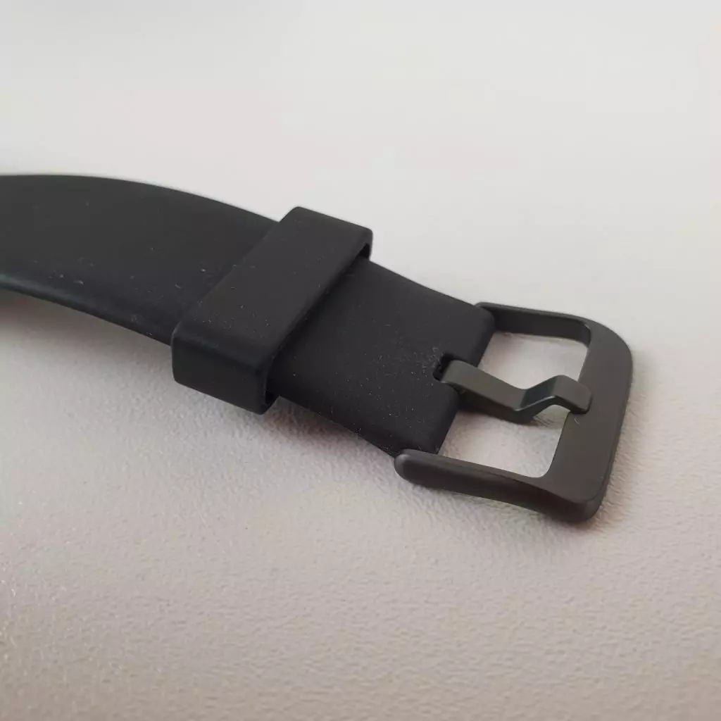 Umidigi UFit - chiusura cinturnino