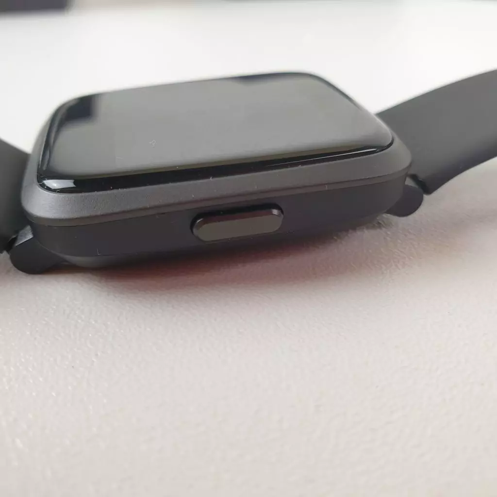 Umidigi UFit - pulsante laterale in acciaio