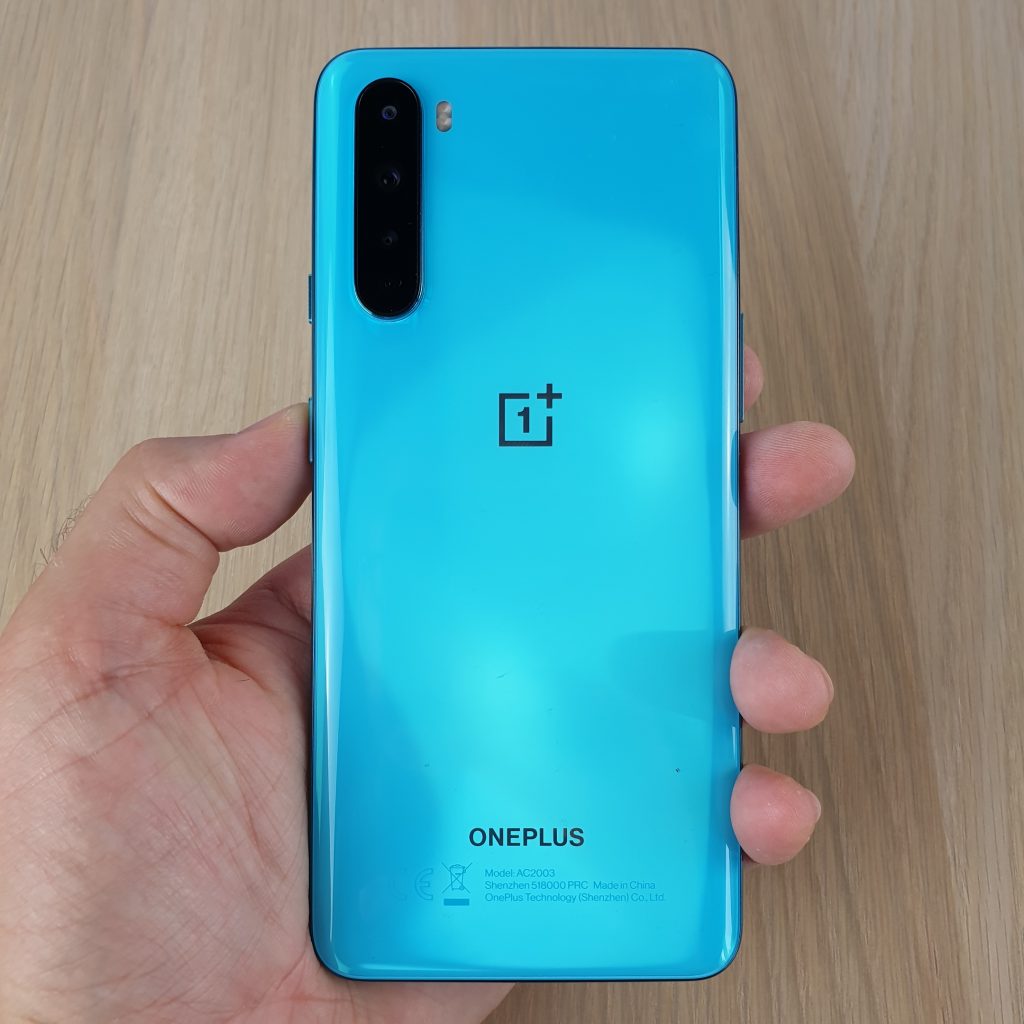 Recensione OnePlus Nord - retro in vetro