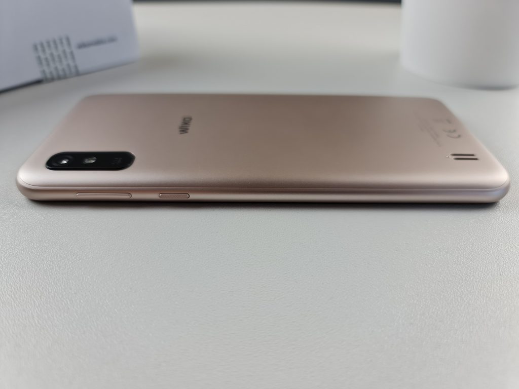 Wiko Y81 lato destro con pulsanti