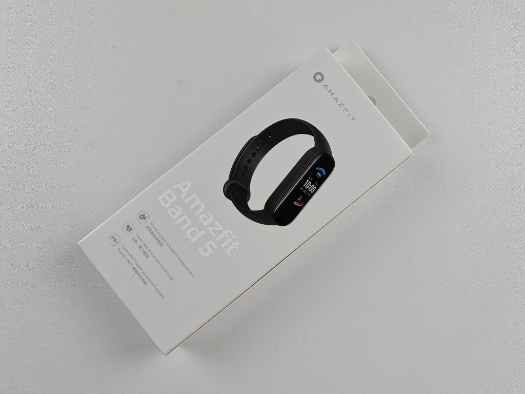 amazfit band 5 confezione