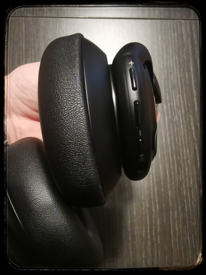 Soundcore Life Q30 tasti volume