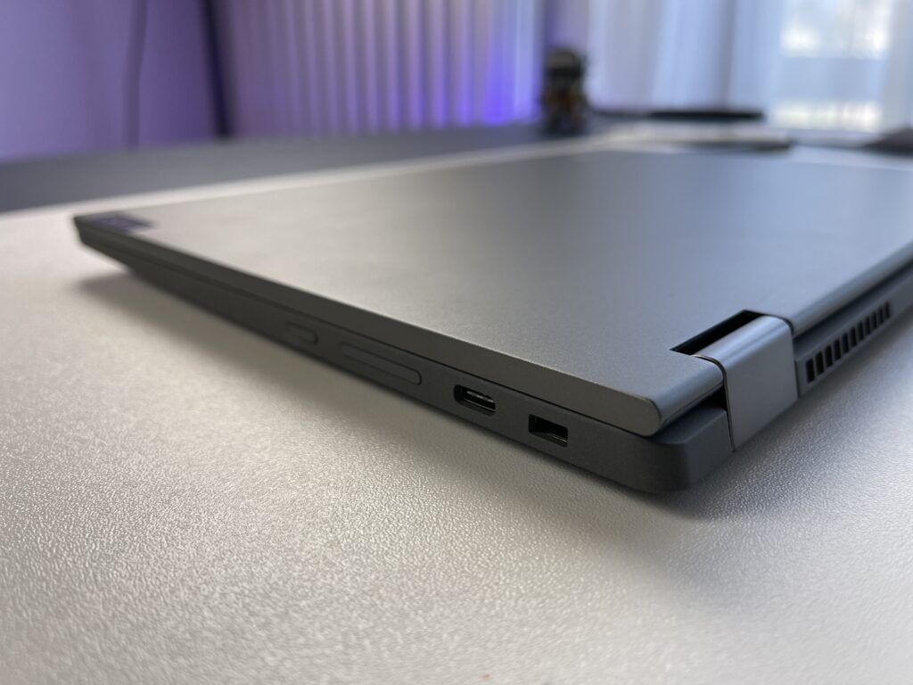Lenovo IdeaPad Flex 5 Chromebook lato destro