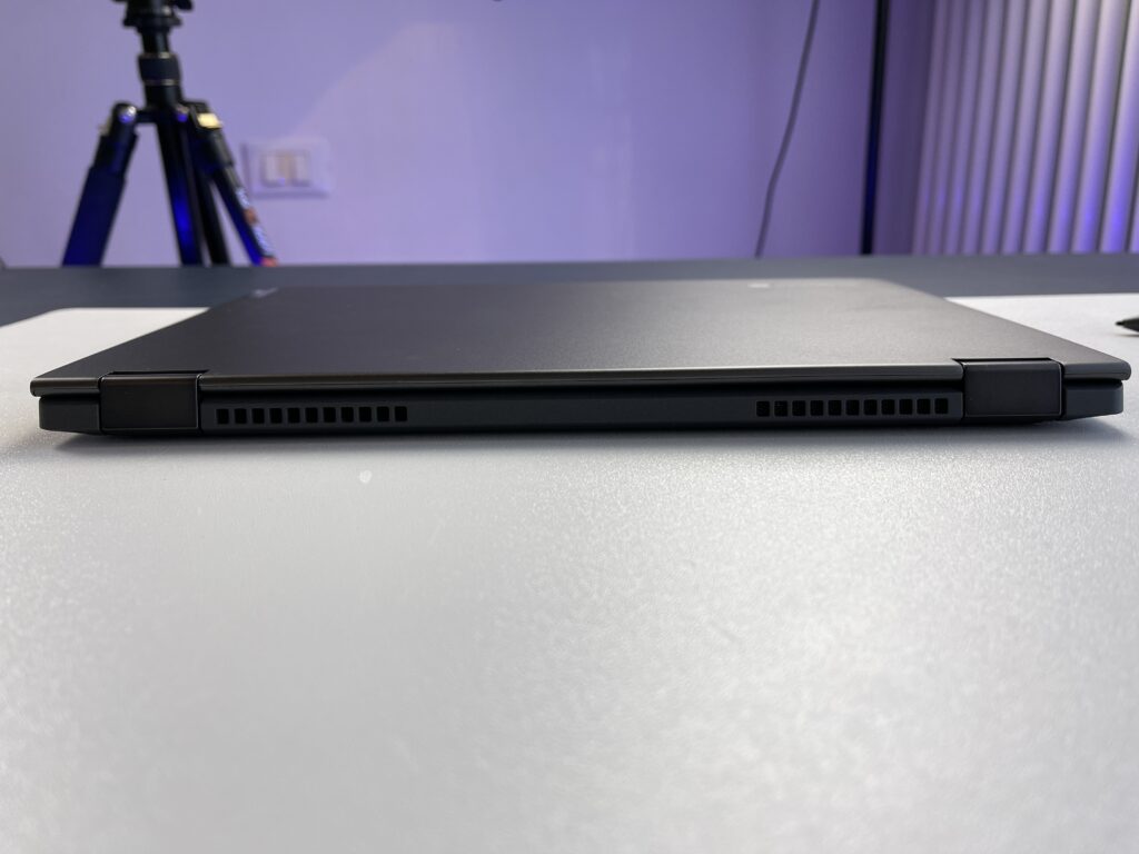 Lenovo IdeaPad Flex 5 Chromebook - retro e areazione posteriore