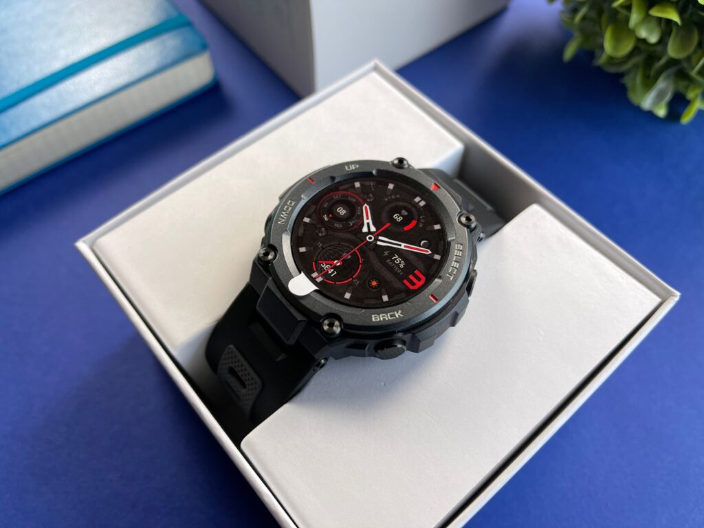 Amazfit T-Rex Pro nella scatola Amazfit T-Rex Pro nella scatola