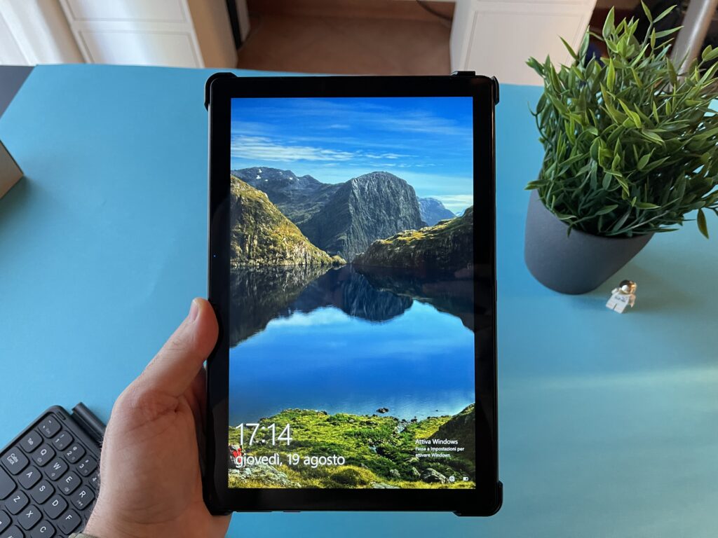 Recensione Chuwi Hi10 Go - schermo in modalità tablet