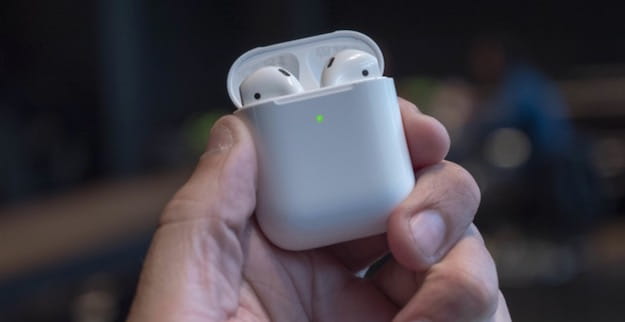 Connettere gli AirPods