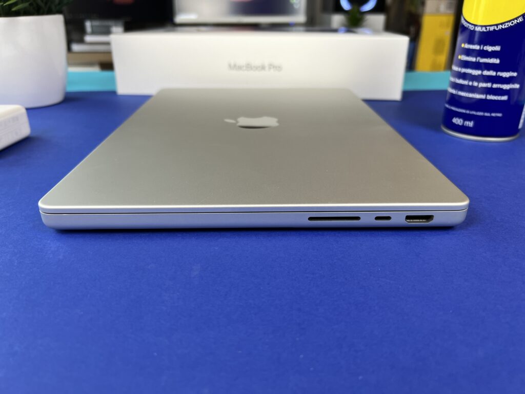 MacBook Pro 14 M1 Pro lato destro