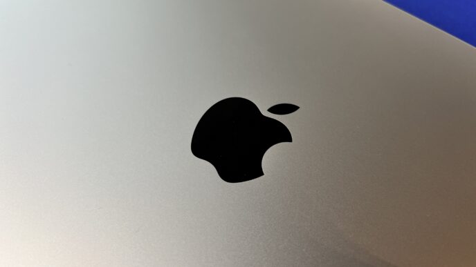 MacBook Pro 14 M1 Pro logo apple