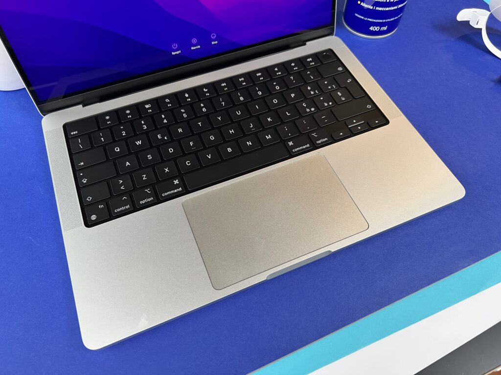 MacBook Pro 14 M1 Pro tastiera e trackpad