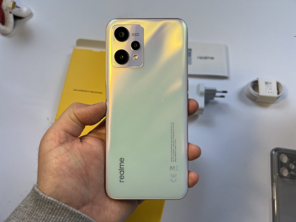 realme 9 5g - retro con riflessi