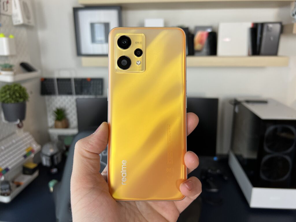 recensione realme 9 4g - back cover