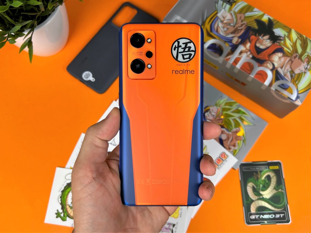 retro smartphone Realme GT NEO 3T Dragon Ball Z Edition
