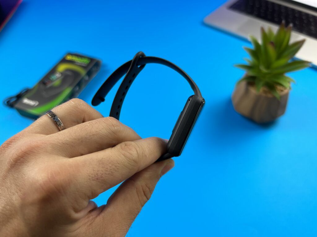 Amazfit Band 7 - profilo cinturino