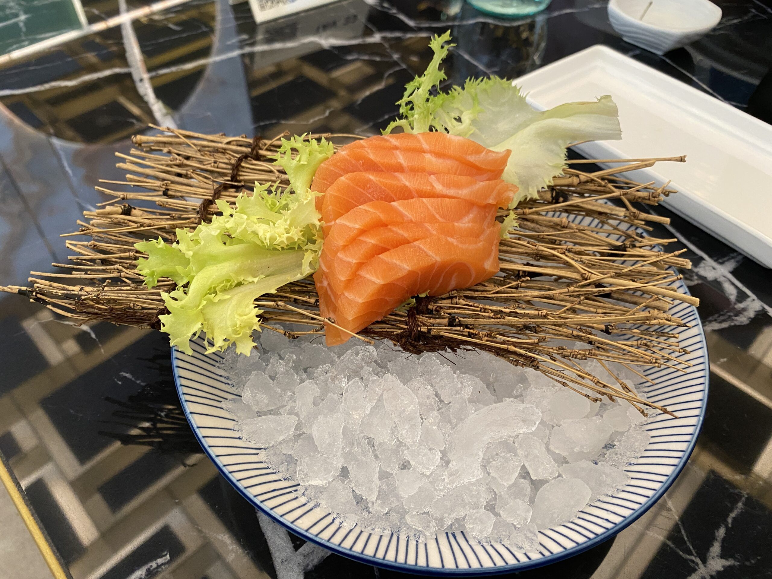 foto scattata con iphone 11 nel 2022 - cibo sashimi